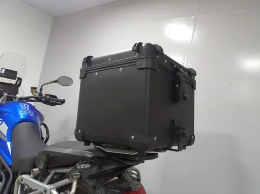 Baú Traseiro Chapam em Aluminio 41 Lts Preto